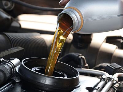 Cada cuánto tiempo hay que cambiar el aceite de tu coche
